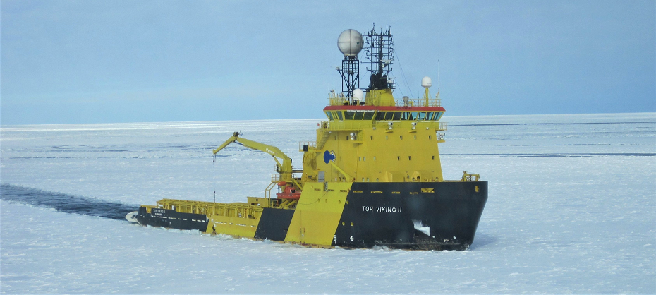 Icebreaker Tor Viking in the ice.