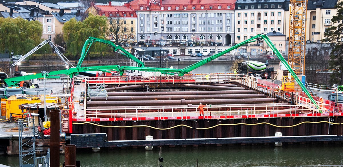 Bilden från gjutningen av betongplattan i norra bygggropen hösten 2019. Arkivbild Bilden från gjutningen av betongplattan i norra bygggropen hösten 2019.
