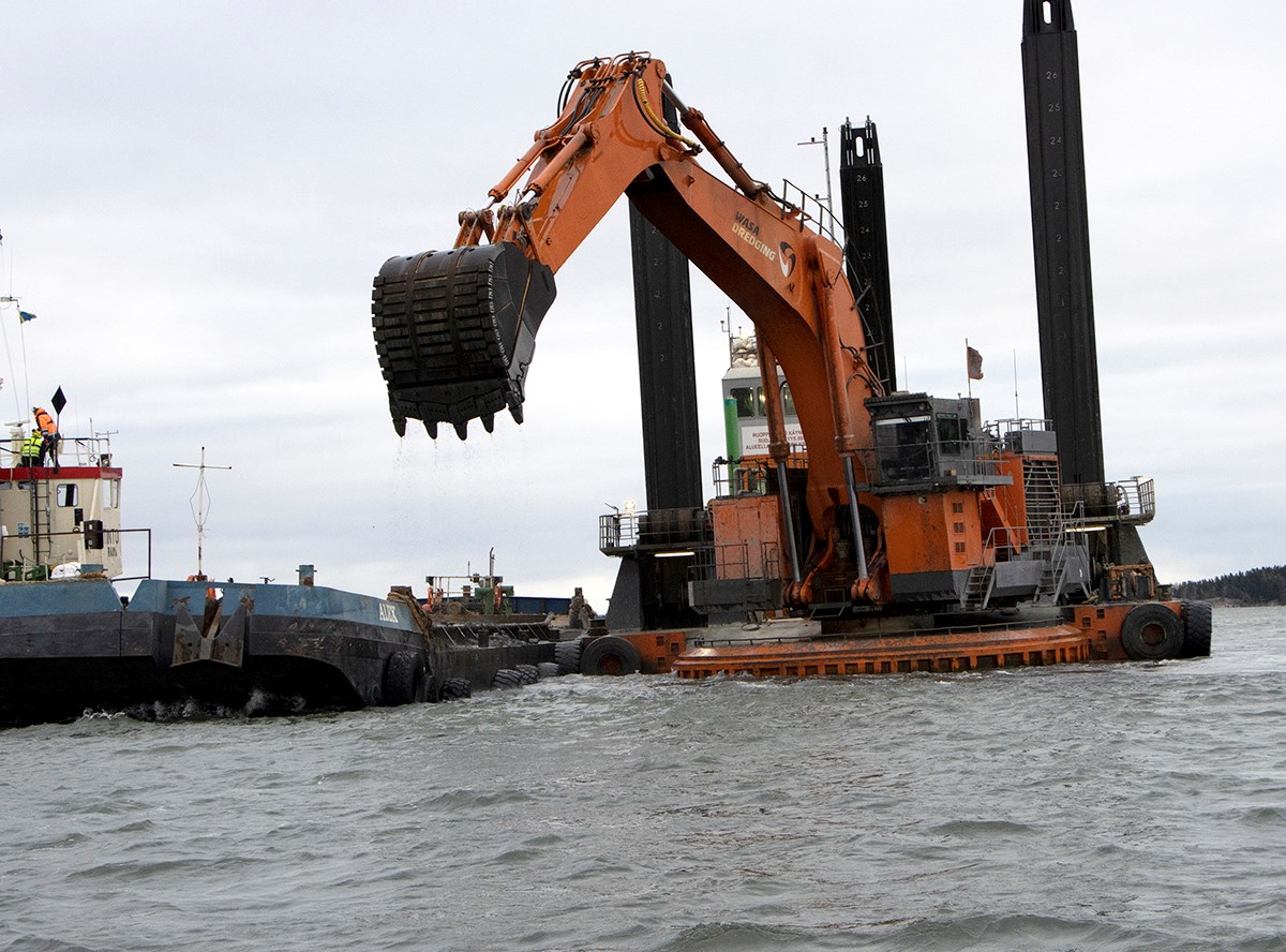 The Swedish Maritime Administration’s most recent dredging was conducted from autumn 2020 to spring 2021, and the project involved dredging the fairway to Hargs Hamn in Uppland. The majority of the Swedish Maritime Administration’s forthcoming projects will involve the use of both environmental dredging buckets and trailing suction hopper dredgers. Photo: Agne Hörnestig