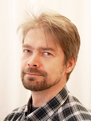 Johan Semberg, byggledare för Kanalarbeten, Sjöfartsverket. Pålningsmaskinen som används är väldigt hög och därför kommer norra brohalvan på Mälarbron att stängas tillfälligt. Foto: Agne Hörnestig Johan Semberg, Sjöfartsverket.