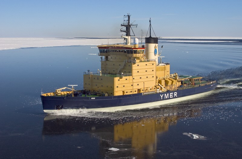 Icebreaker Ymer. Photo: Ove Nilsson Icebreaker Ymer