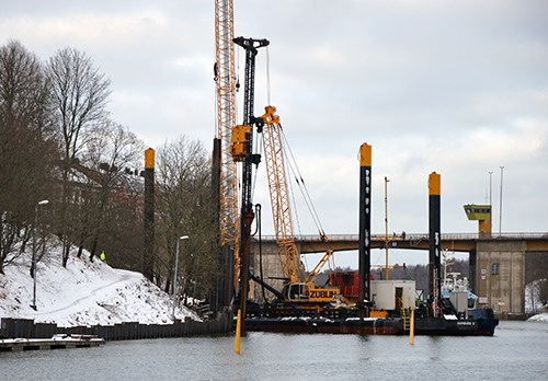 Pålningskran i arbete. Foto: Sjöfartsverket Pålningskran i arbete.