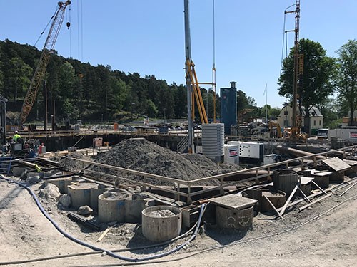 Arbetet med byggropen kan följas från plattformen i närheten.. Foto: Sjöfartsverket Här färdigställs byggropen.