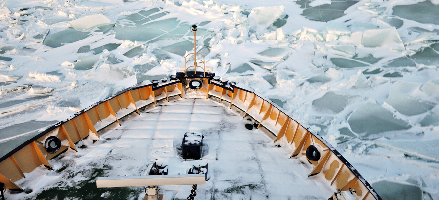 A ship bow in the ice.