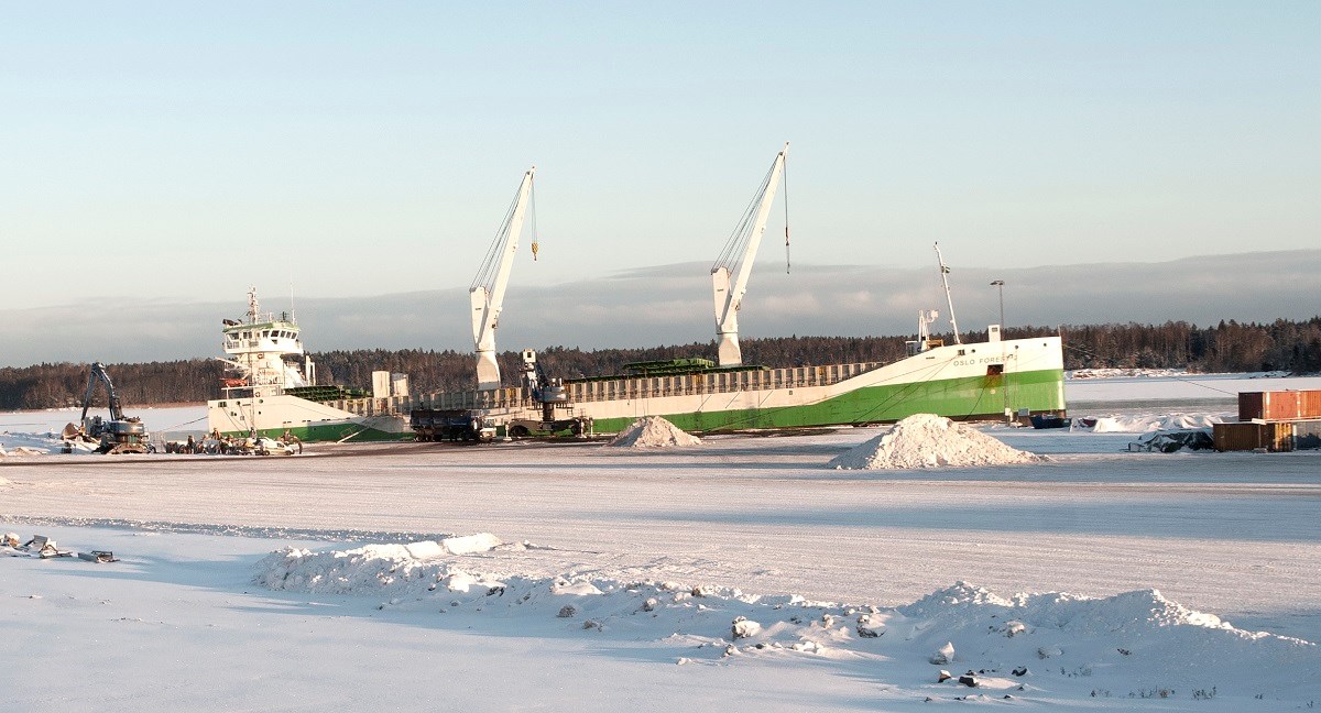 Fartyg i Hargs hamn. Foto: Agne Hörnestig Fartyg i Hargs hamn.