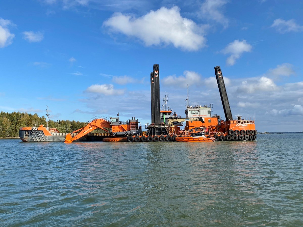 Den 1 augusti inleds muddringsarbetet av Mälarfarlederna. Bilden från muddringen av farleden till Hargs Hamn. Foto: Max Bjurström Den 1 augusti inleds muddringsarbetet av Mälarfarlederna: Foto: Max Bjurström