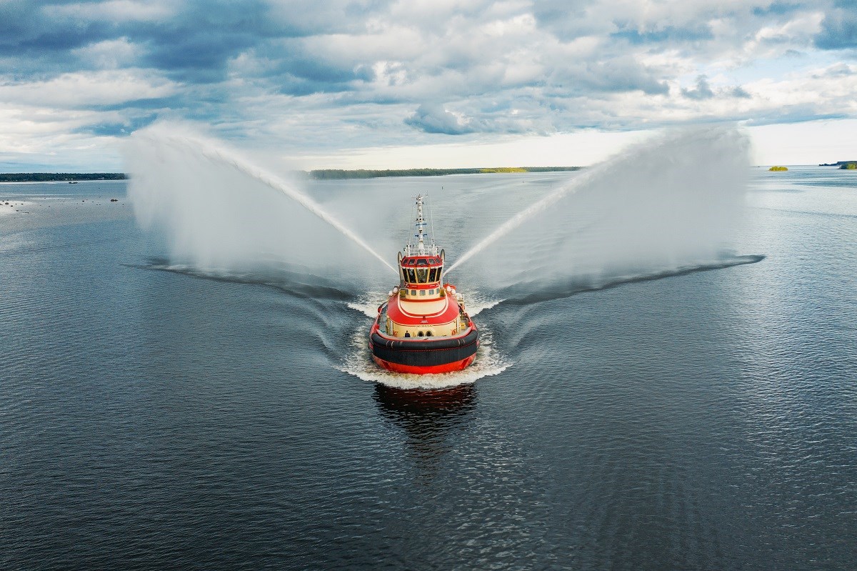 Världens modernaste bogserbåt, en hybrid finns i Luleå.