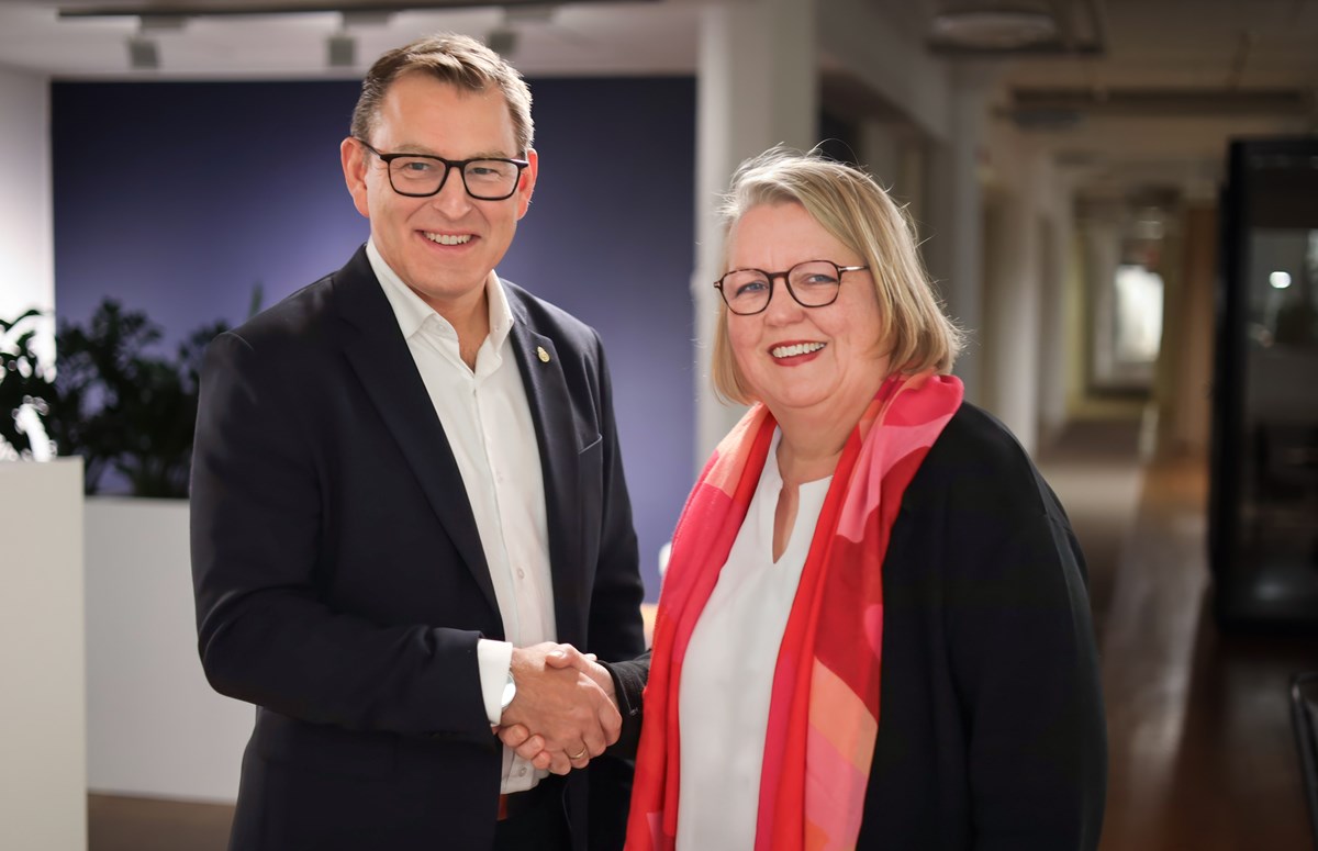 Sjöfartsverkets generaldirektör Erik Eklund tillsammans med Magdalena Bosson VD, Stockholms HamnarFoto: Stockholms hamnar Sjöfartsverkets generaldirektör Erik Eklund tillsammans med Magdalena Bosson VD, Stockholms Hamnar