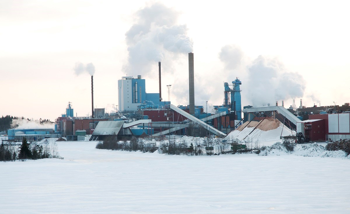 • SCA bygger världens största kraftlinermaskin för att möta behovet av förnybara förpackningar, där råvaran utgörs av returpapper. Produktionen ökar från 500 000 ton till 1 miljon ton vid full drift. Foto: Agne Hörnestig • SCA bygger världens största kraftlinermaskin för att möta behovet av förnybara förpackningar, där råvaran utgörs av returpapper. Produktionen ökar från 500 000 ton till 1 miljon ton vid full drift.