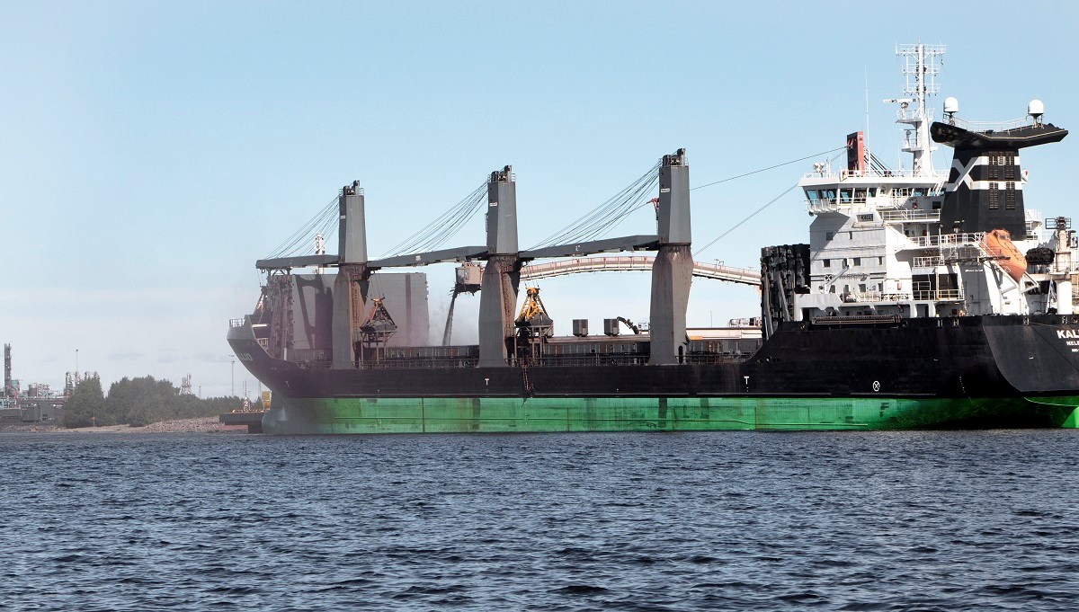 Luleå han är Sveriges största bulkhamn, det vill säga för hantering av gods i lös vikt.