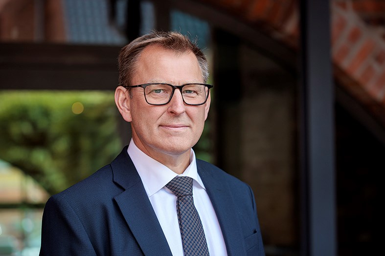 Porträtt på Erik Eklund, generaldirektör för sjöfartsverket. Omslagsbild.