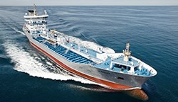 Med utbyggd sluss och farled kan ett sådant här fartyg frakta 9.100 ton bränsle, vilket motvarar cirka 300 tankbilar.