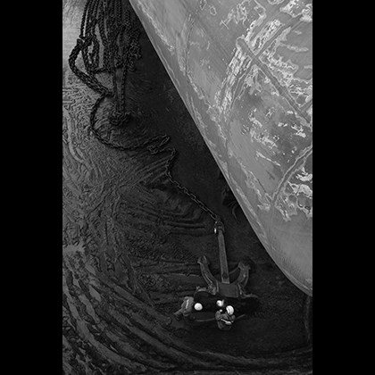 Photo of anchor handling in a drydock