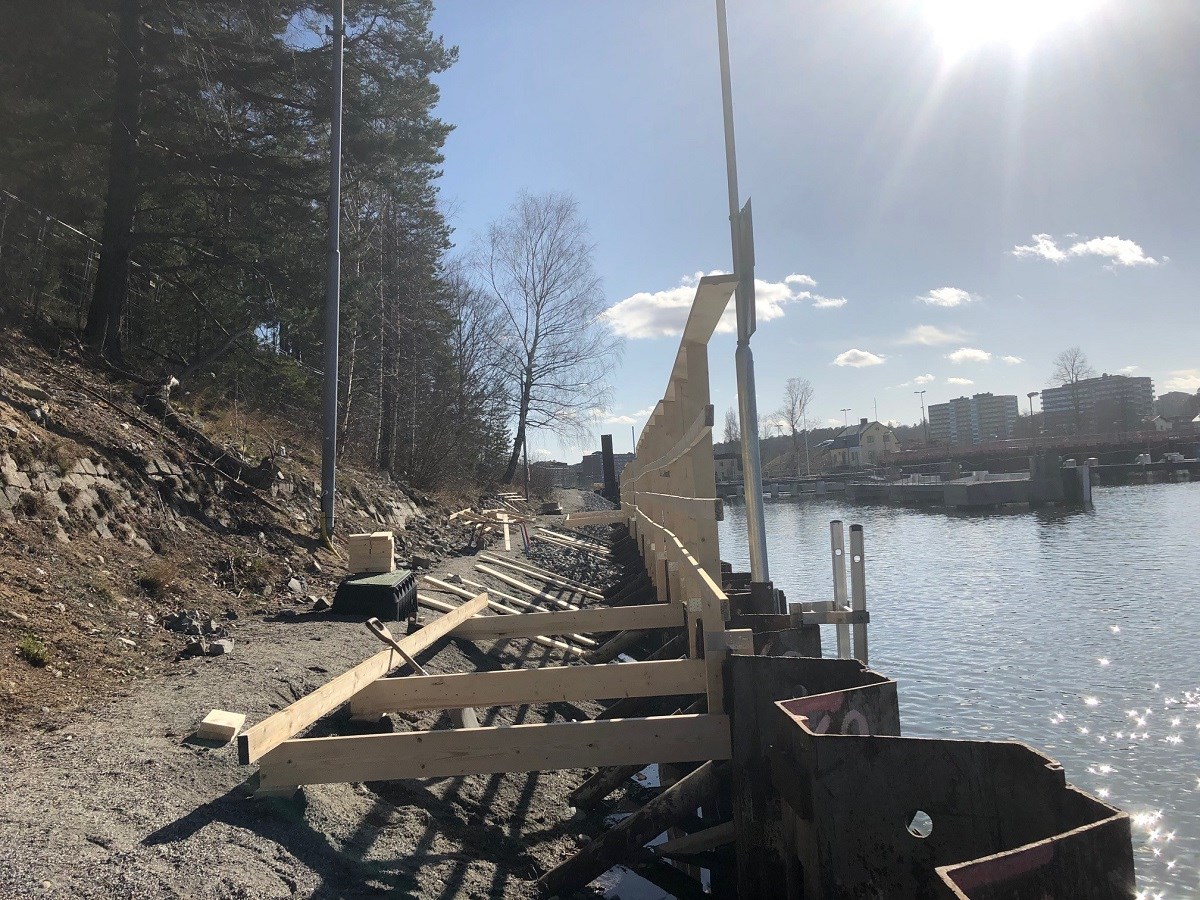 Här håller ett träck på att byggas. Foto: Stathis Fotios Här håller ett trädäck på att byggas